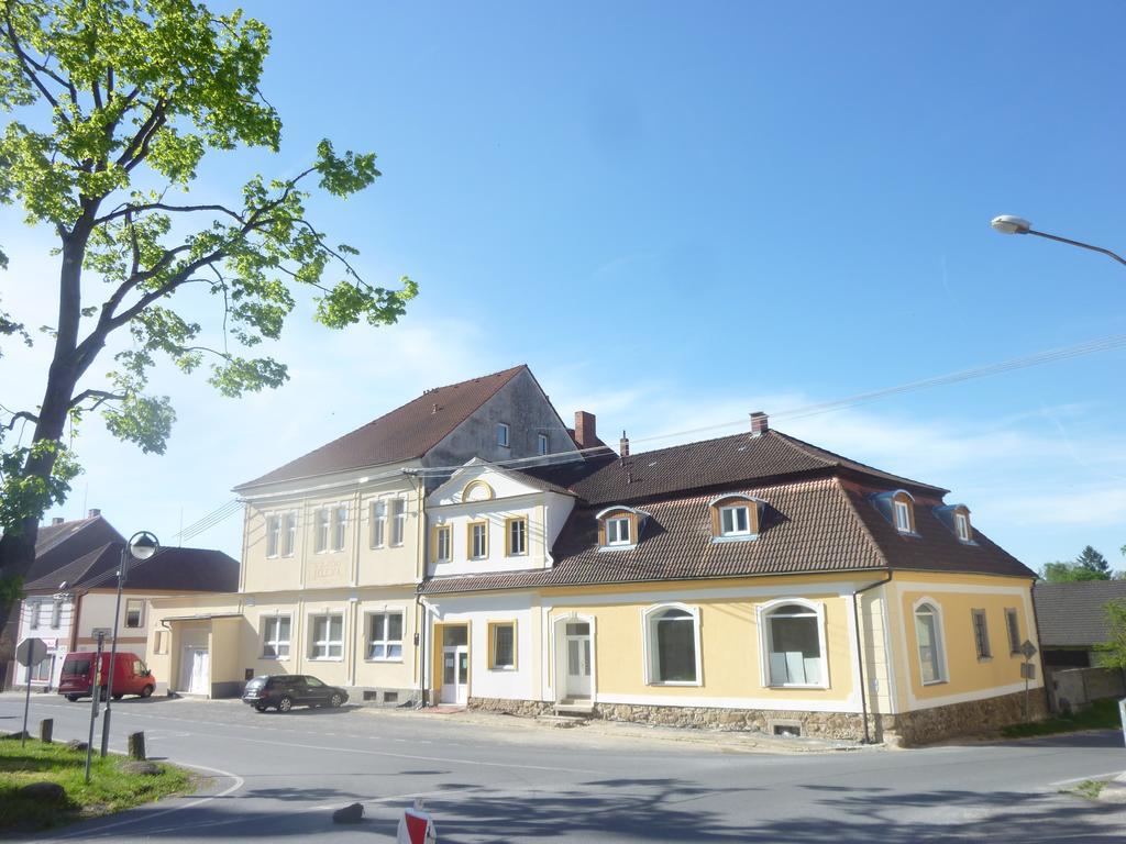 Guest House U Zlateho Jelena Zinkovy ภายนอก รูปภาพ