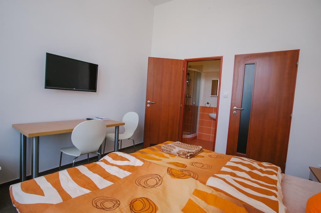 Guest House U Zlateho Jelena Zinkovy ภายนอก รูปภาพ